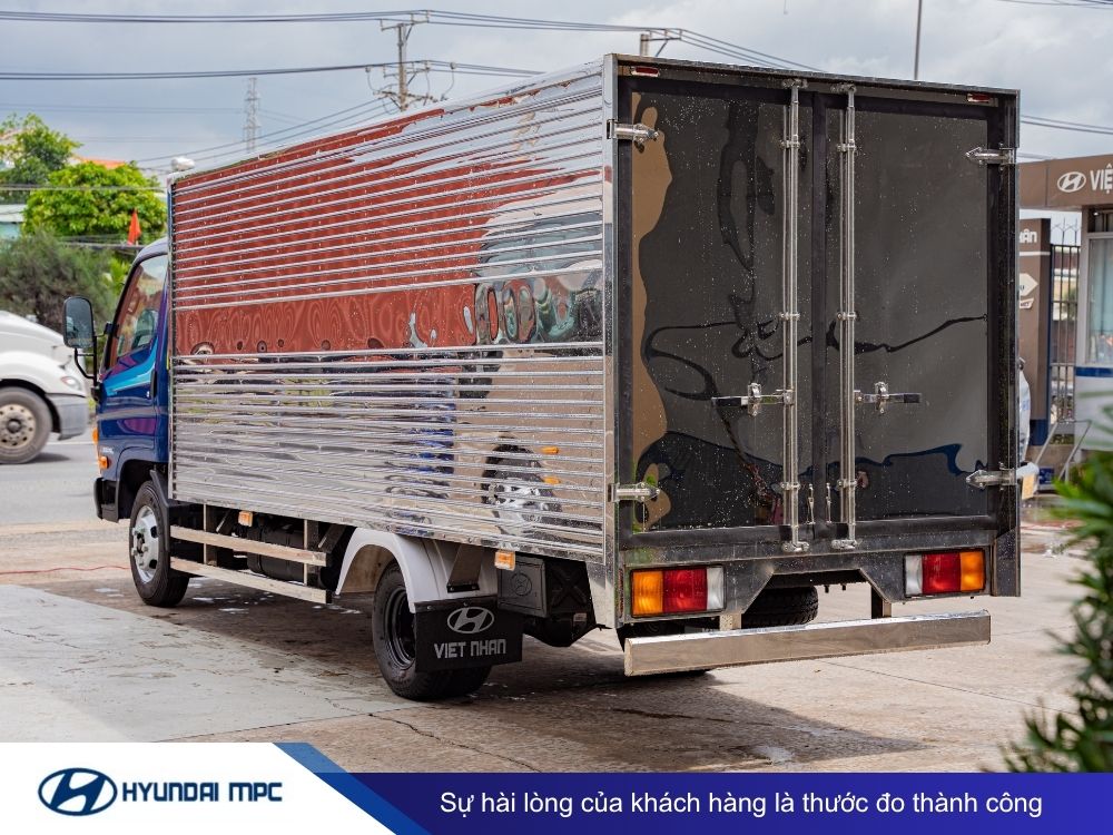 Xe tải Hyundai Mighty N250SL thùng kín inox 2T - 2.5T